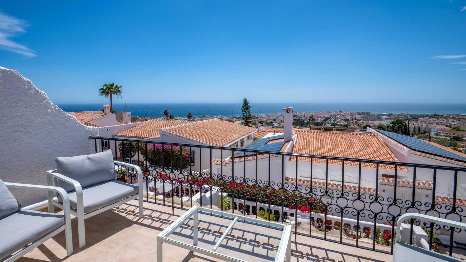 Lovely Townhouse, Several Terraces, Garden, Pool Hébergement de vacances Nerja