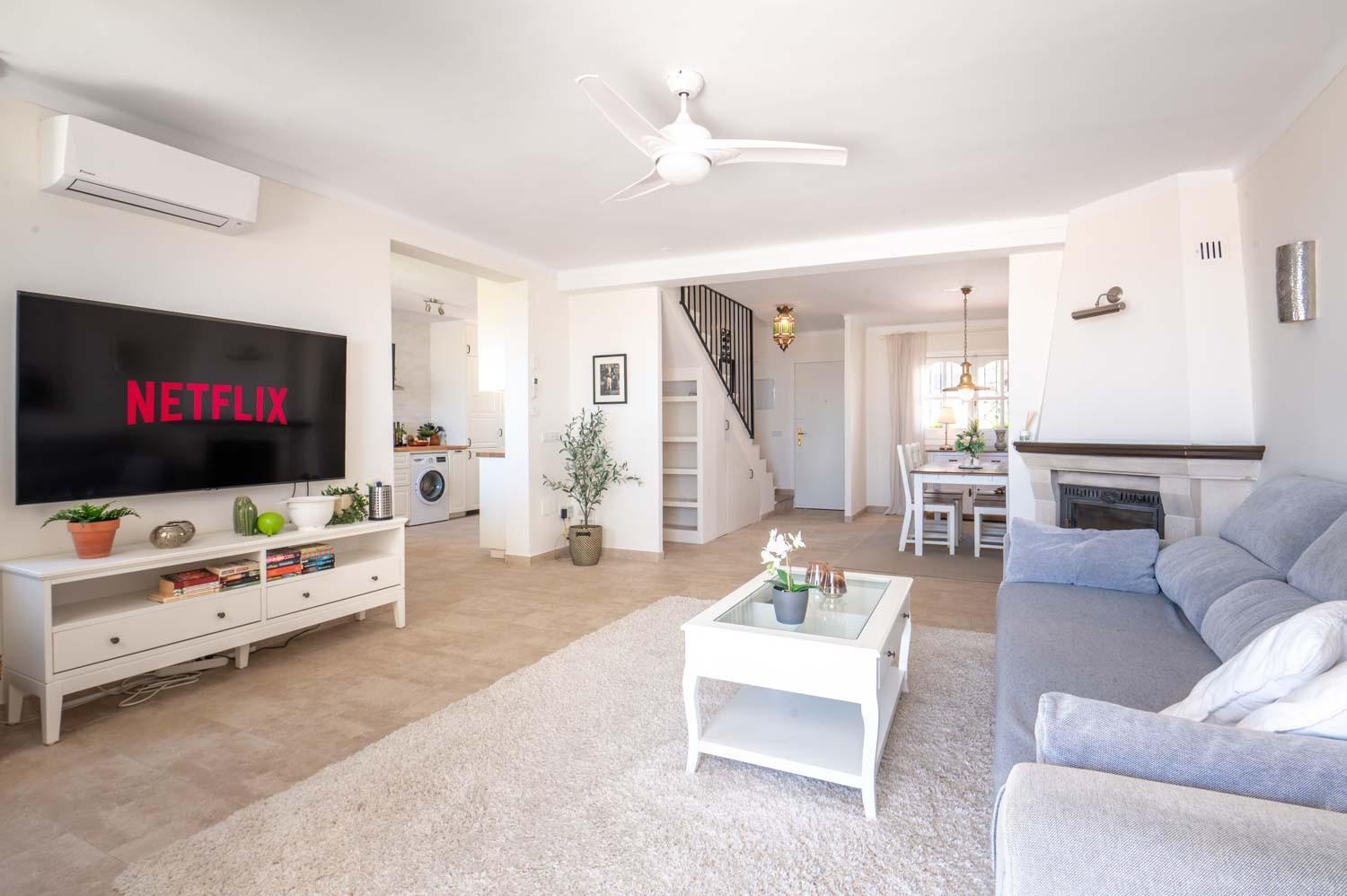 Hébergement de vacances Lovely Townhouse, Several Terraces, Garden, Pool Nerja