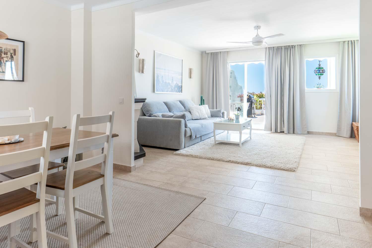 Lovely Townhouse, Several Terraces, Garden, Pool Hébergement de vacances